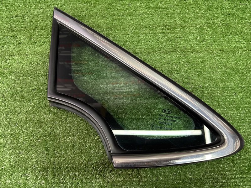 Стекло кузовное Kia Ceed 2 2015 SW