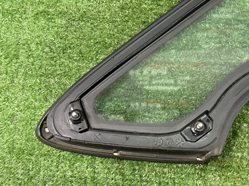 Стекло кузовное Kia Ceed 2 2015 SW