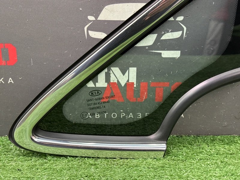 Стекло кузовное Kia Ceed 2 2015 SW