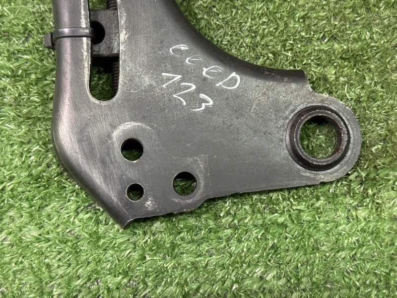 Кронштейн генератора Kia Ceed 2 2015 SW