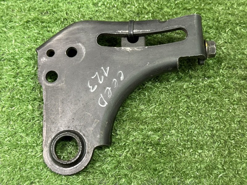 Кронштейн генератора Kia Ceed 2 2015 SW