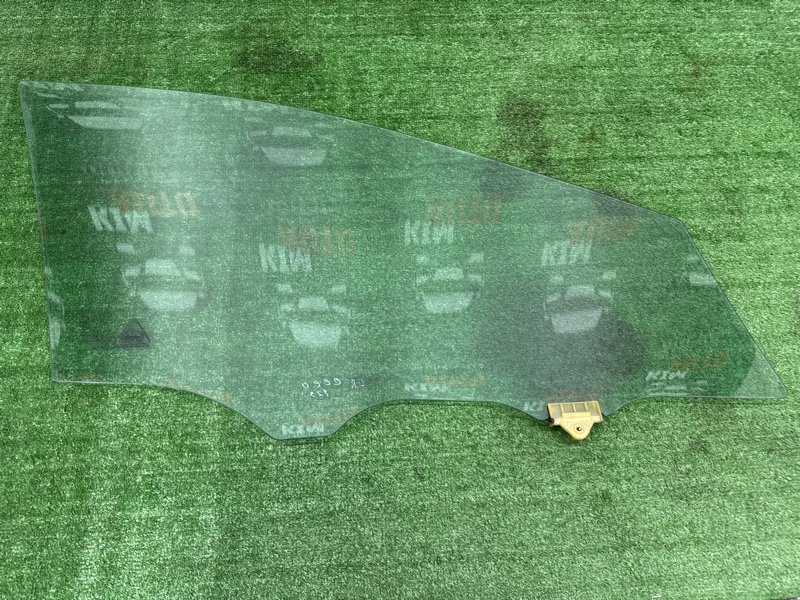 Стекло двери Kia Ceed 2 2015 SW