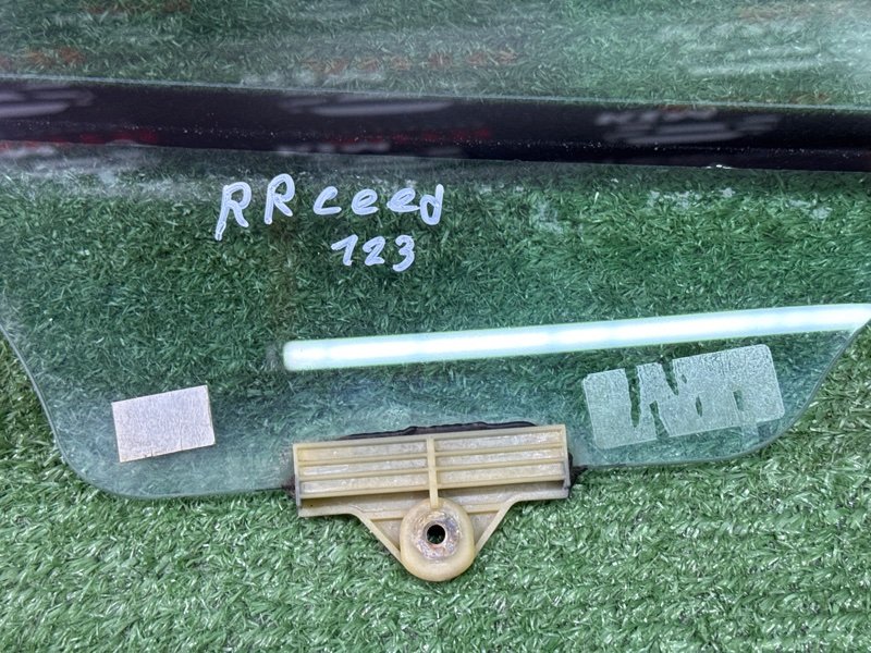 Стекло двери Kia Ceed 2 2015 SW