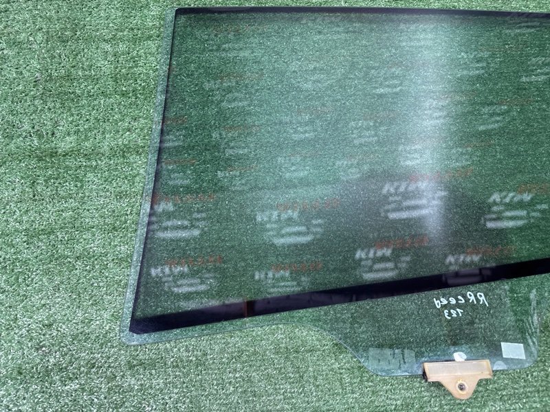 Стекло двери Kia Ceed 2 2015 SW