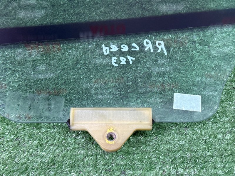 Стекло двери Kia Ceed 2 2015 SW