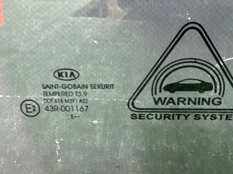 Стекло двери Kia Ceed 2 2015 SW