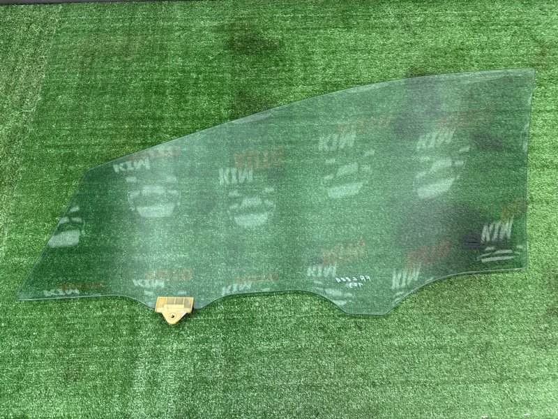 Стекло двери Kia Ceed 2 2015 SW