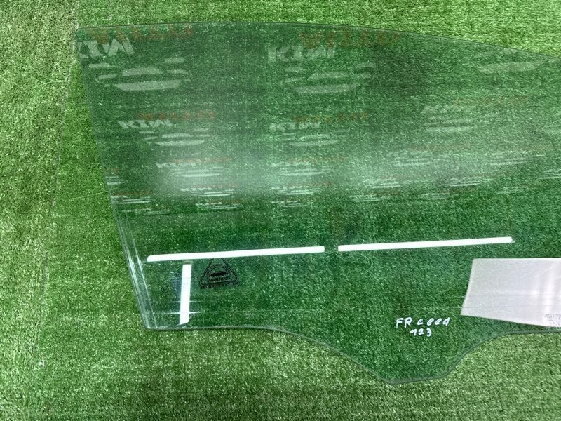 Стекло двери Kia Ceed 2 2015 SW