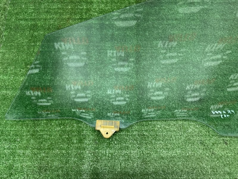 Стекло двери Kia Ceed 2 2015 SW