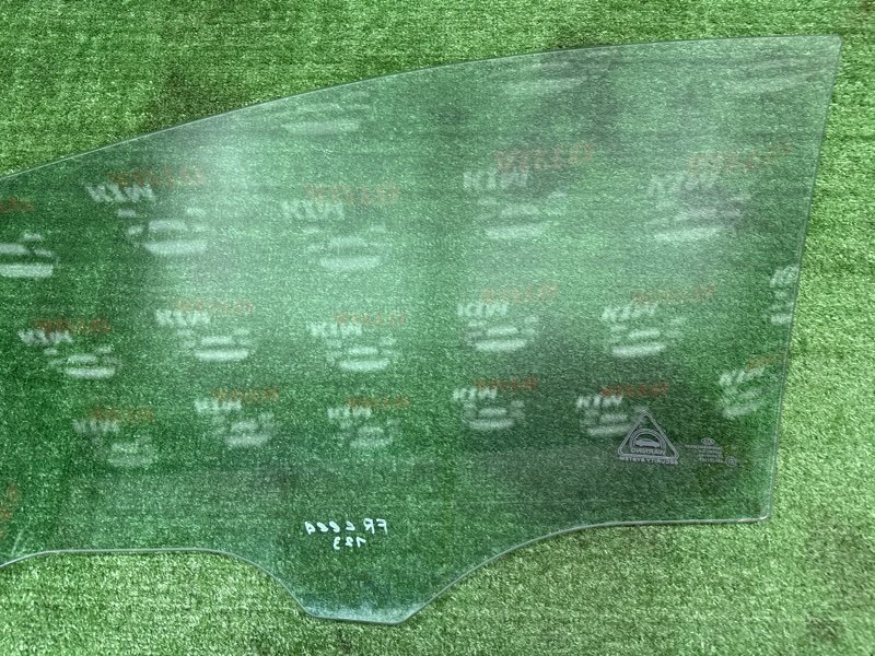 Стекло двери Kia Ceed 2 2015 SW