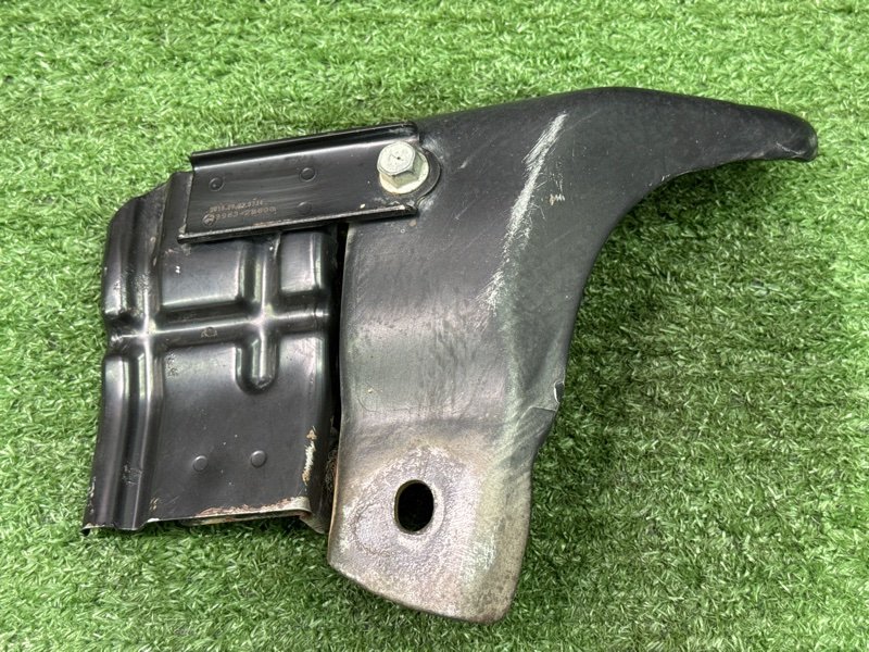 Кронштейн коллектора выпускного Kia Ceed 2 2015 SW