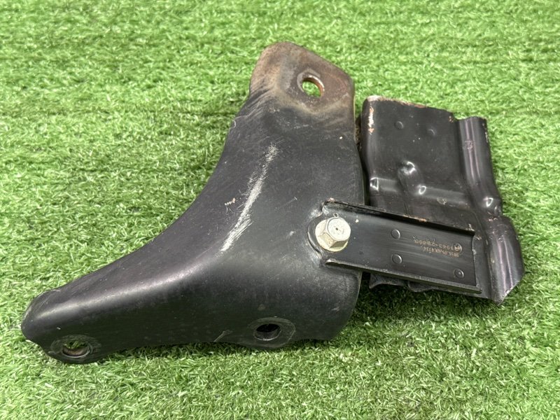 Кронштейн коллектора выпускного Kia Ceed 2 2015 SW