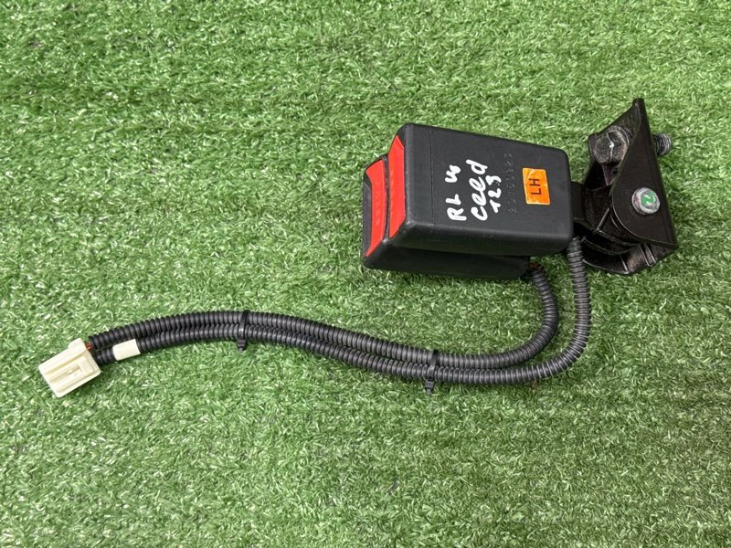 Замок ремня безопасности(двойной) Kia Ceed 2 2015 SW