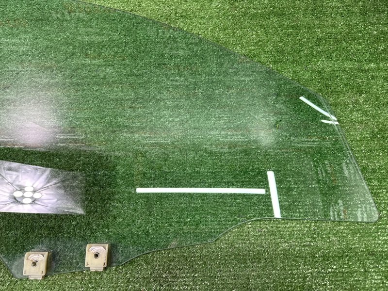 Стекло двери mazda mazda 3 BK