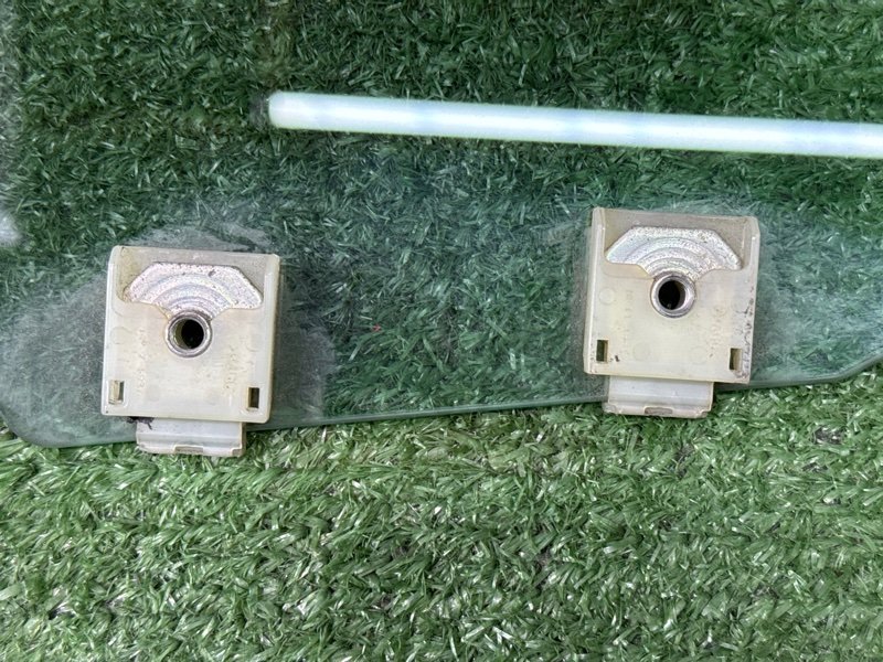 Стекло двери mazda mazda 3 BK