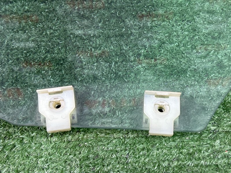 Стекло двери mazda mazda 3 BK