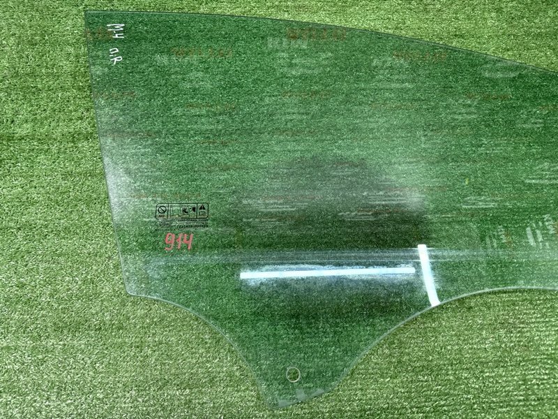 Стекло двери Ford Mondeo 4