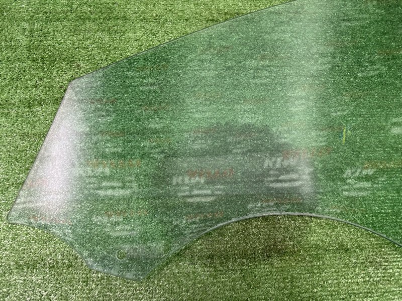 Стекло двери Ford Mondeo 4