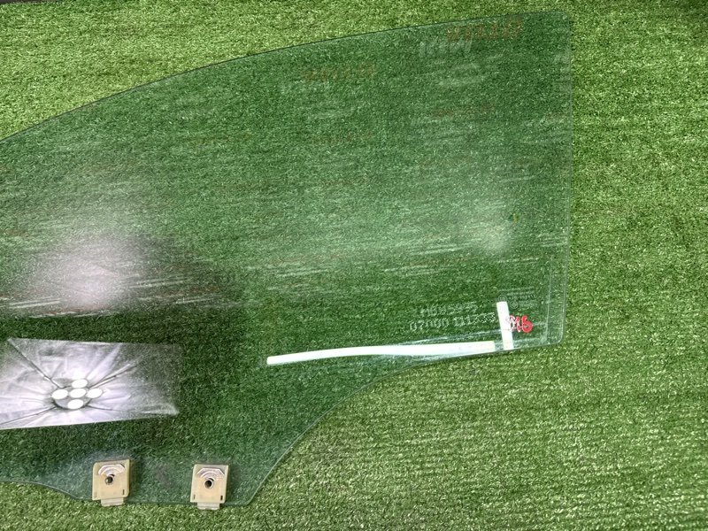 Стекло двери mazda mazda 3 BK