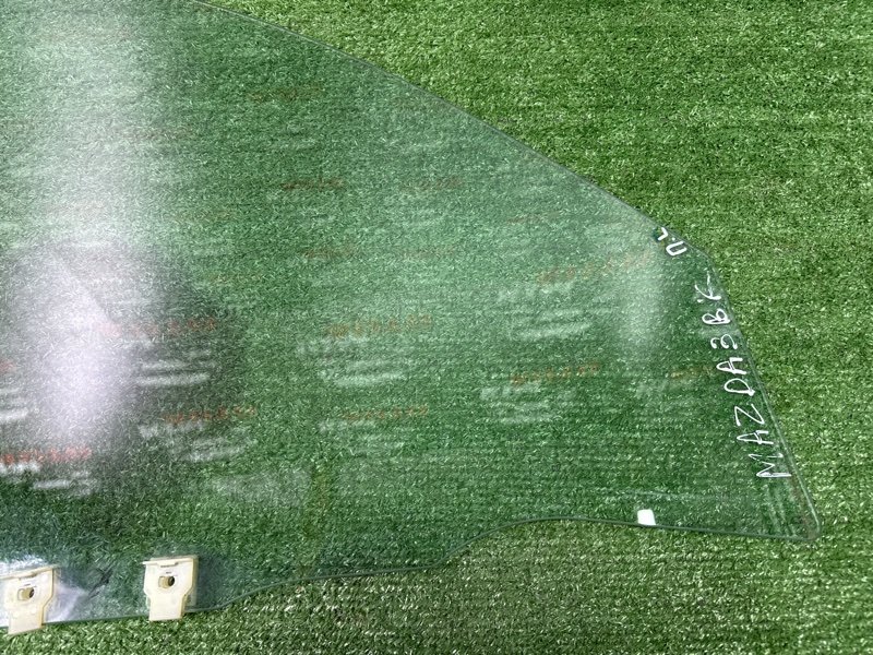 Стекло двери mazda mazda 3 BK