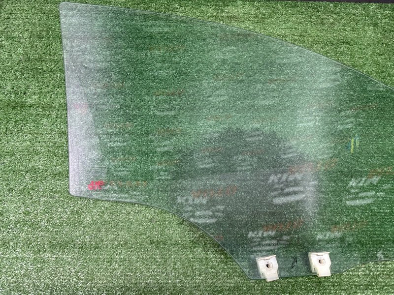 Стекло двери mazda mazda 3 BK