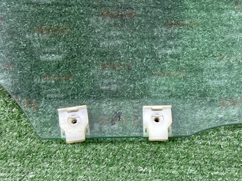 Стекло двери mazda mazda 3 BK