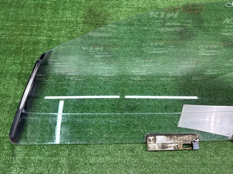 Стекло двери Opel Omega