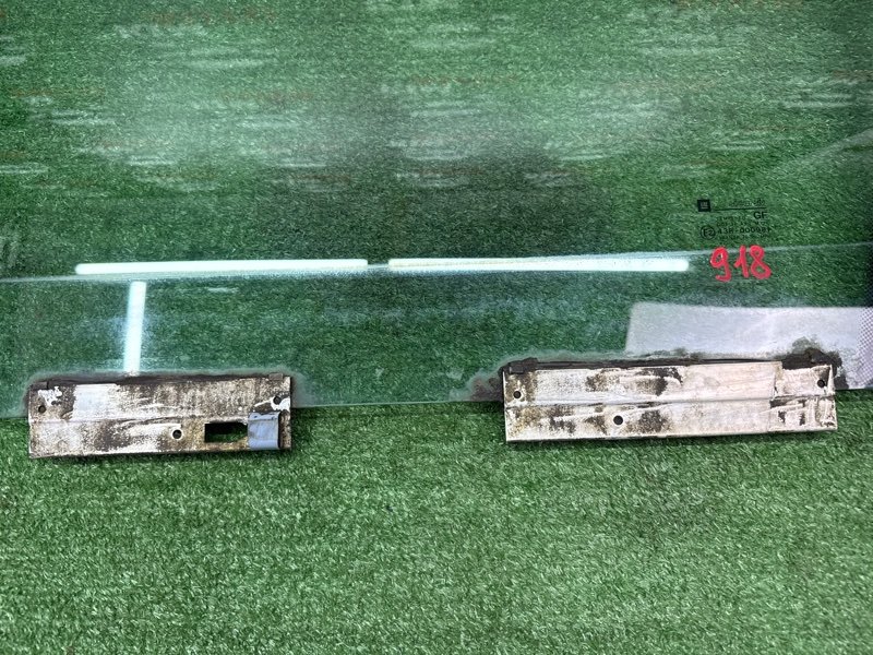 Стекло двери Opel Omega