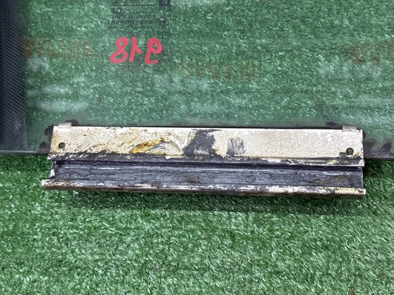 Стекло двери Opel Omega