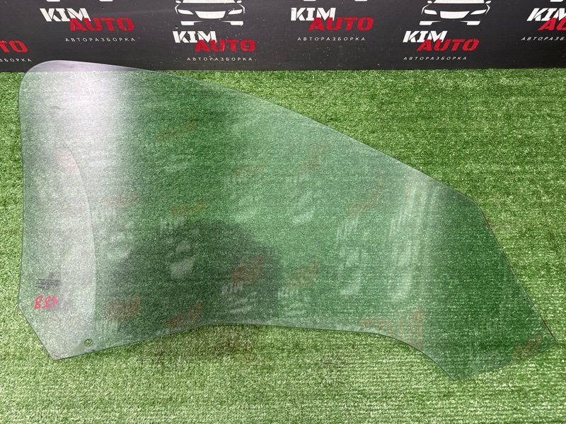 Стекло двери Peugeot 206