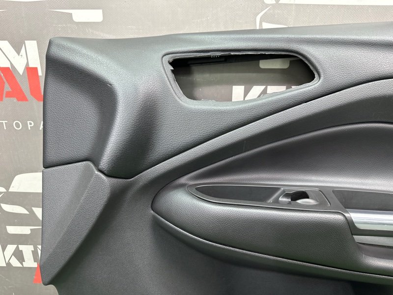 Обшивка двери Ford Kuga 2013 SUV