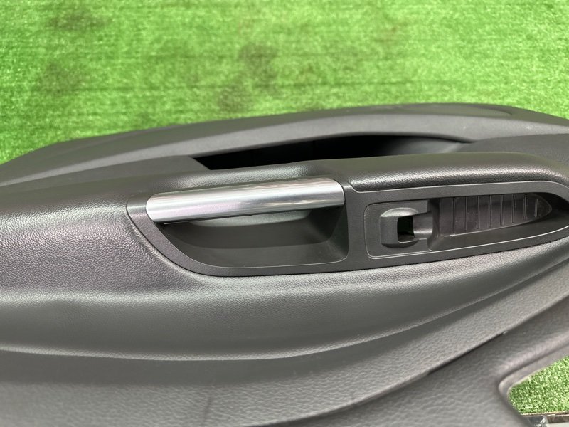 Обшивка двери Ford Kuga 2013 SUV