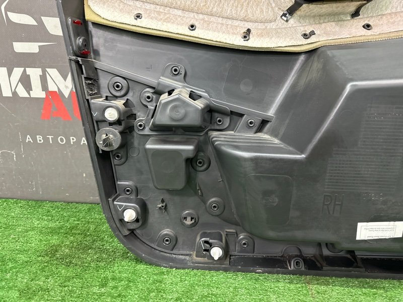 Обшивка двери Ford Kuga 2013 SUV