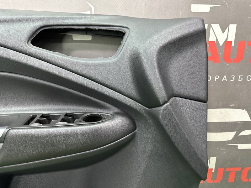 Обшивка двери Ford Kuga 2013 SUV