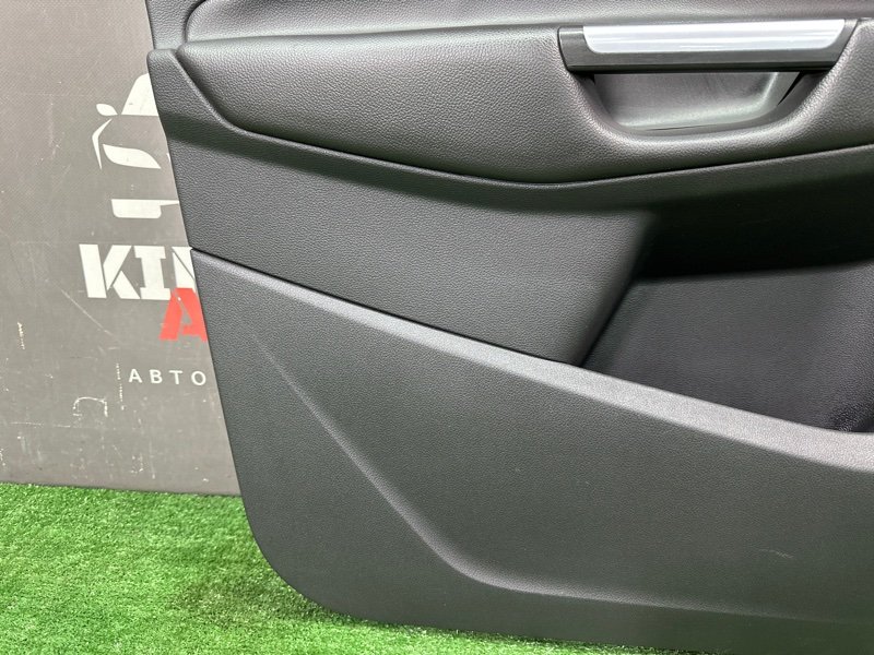 Обшивка двери Ford Kuga 2013 SUV