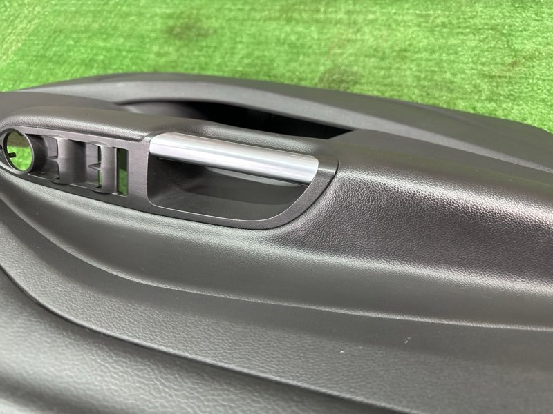 Обшивка двери Ford Kuga 2013 SUV