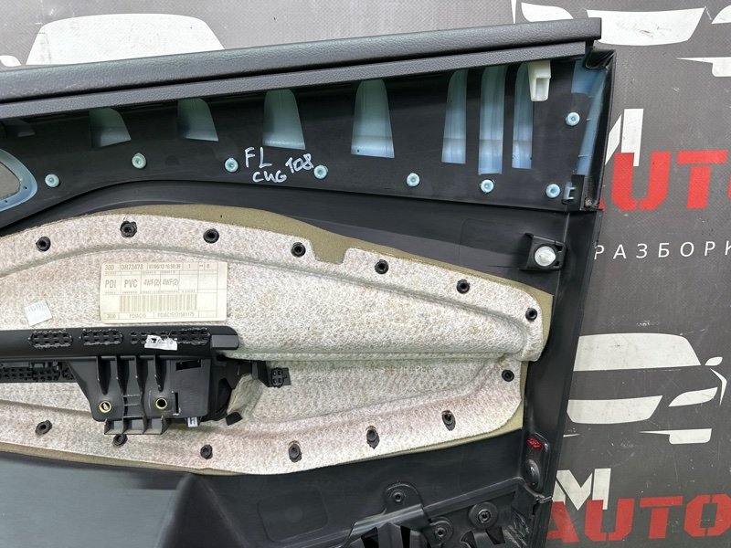 Обшивка двери Ford Kuga 2013 SUV