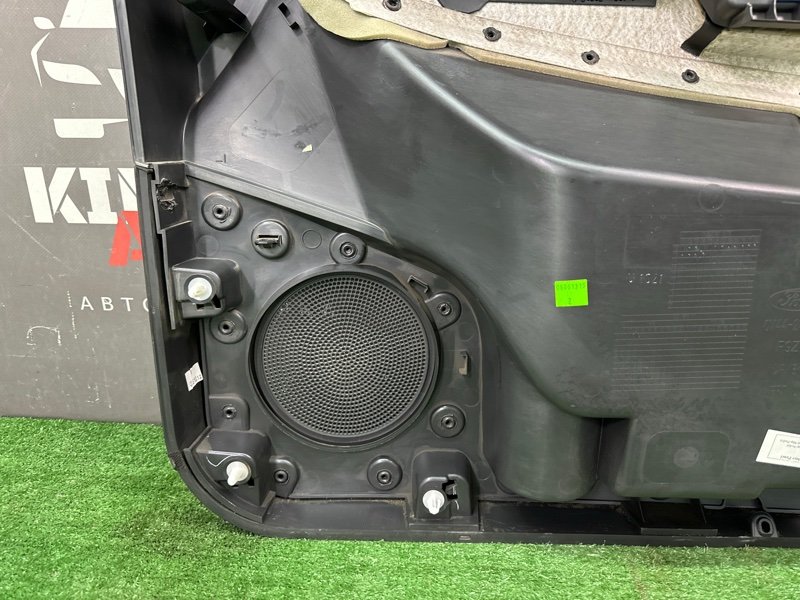 Обшивка двери Ford Kuga 2013 SUV