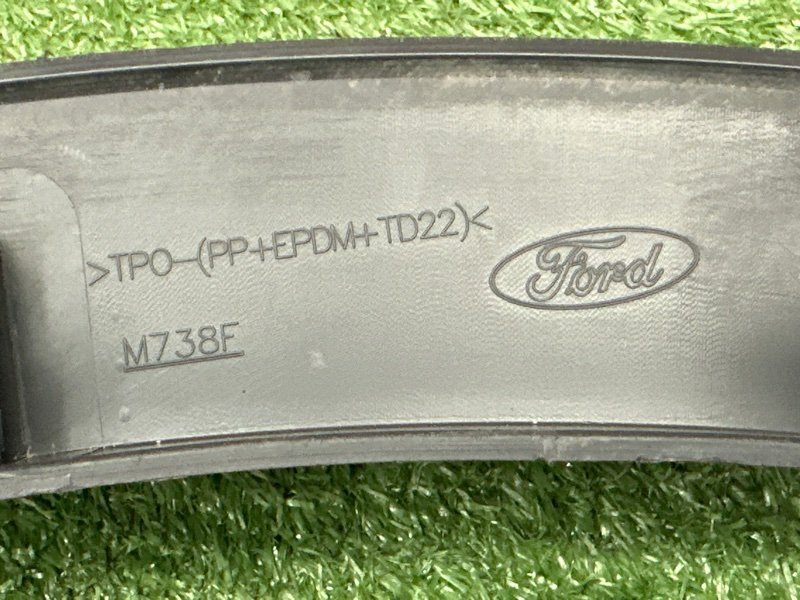 Накладка крыла Ford Kuga 2013 SUV