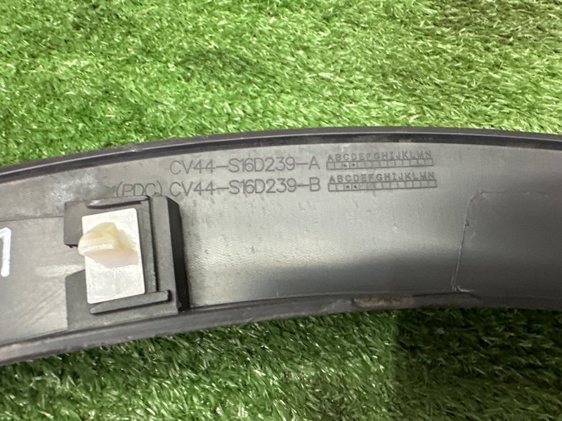 Накладка крыла Ford Kuga 2013 SUV