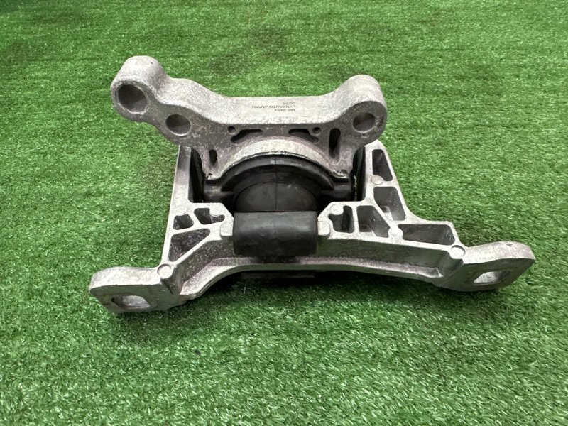 Подушка/опора двигателя Ford Kuga 2013 SUV