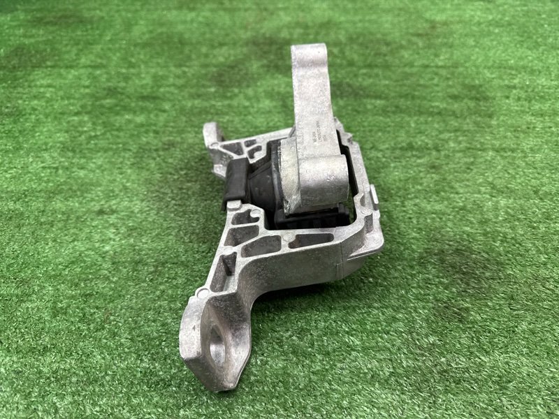 Подушка/опора двигателя Ford Kuga 2013 SUV