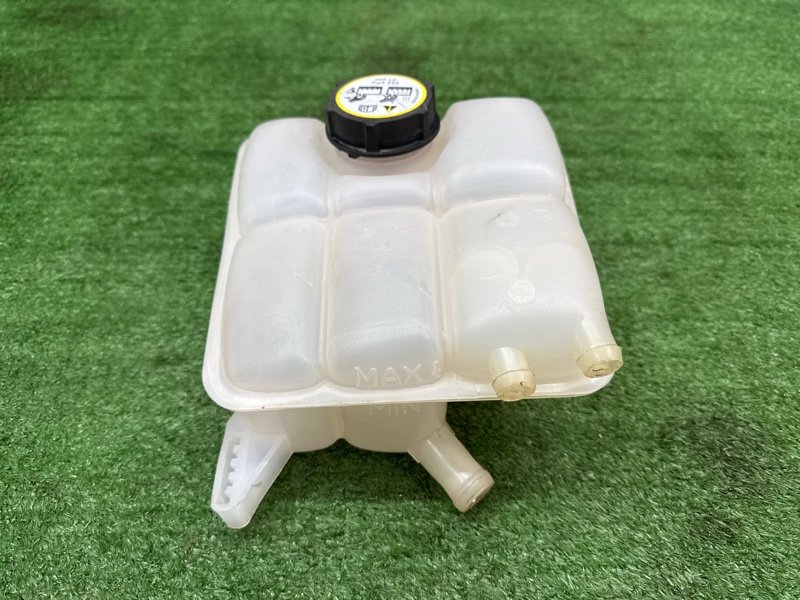 Бачок расширительный Ford Kuga 2013 SUV