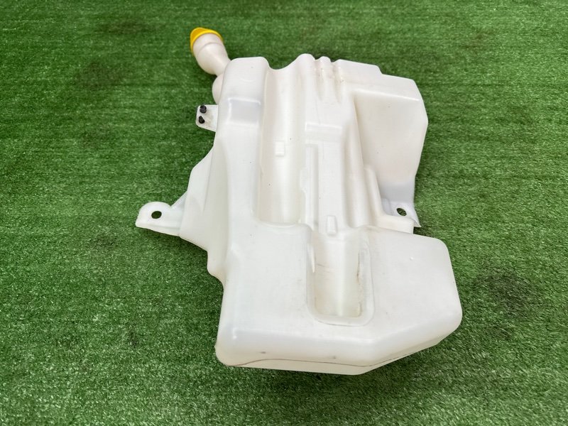 Бачок стеклоомывателя Ford Kuga 2013 SUV