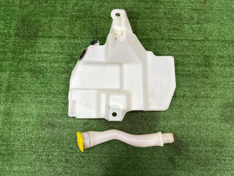 Бачок стеклоомывателя Ford Kuga 2013 SUV