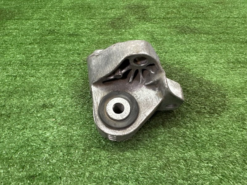 Кронштейн АКПП Ford Kuga 2013 SUV