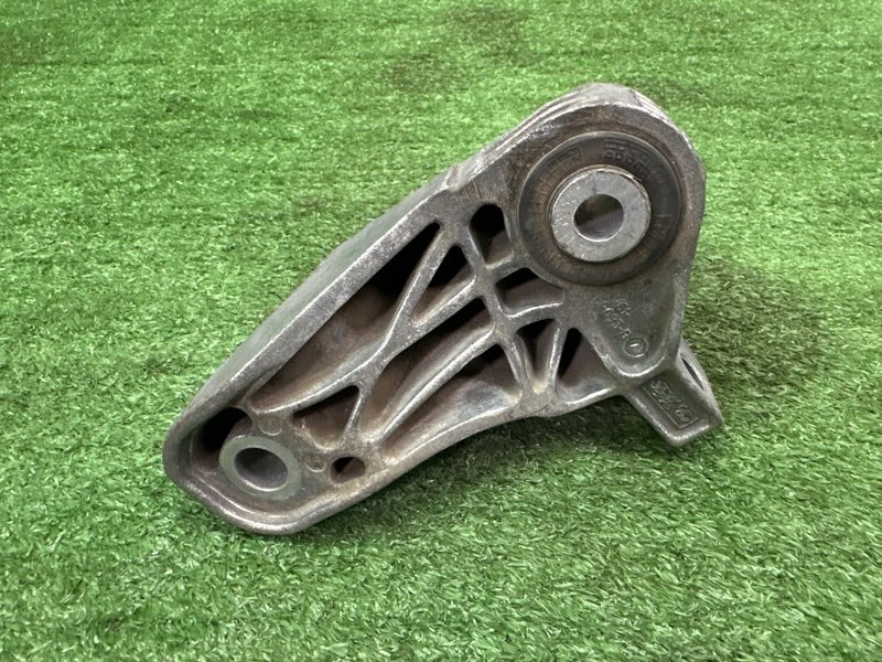 Кронштейн АКПП Ford Kuga 2013 SUV