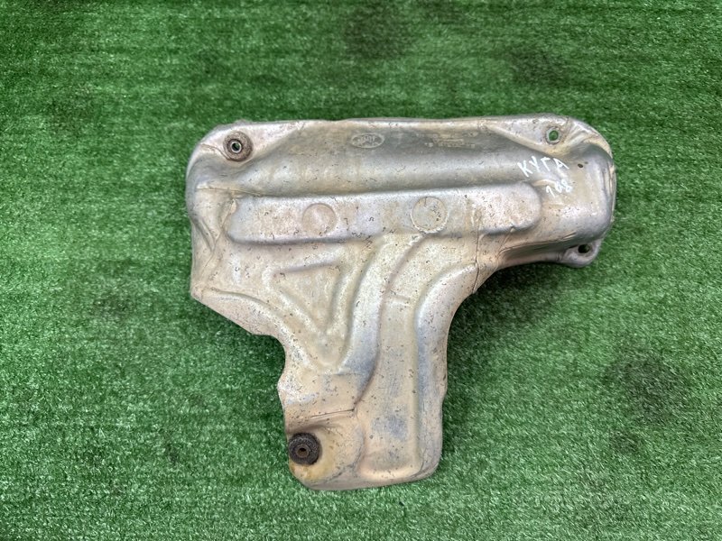 Тепловой экран выпускного коллектора Ford Kuga 2013 SUV