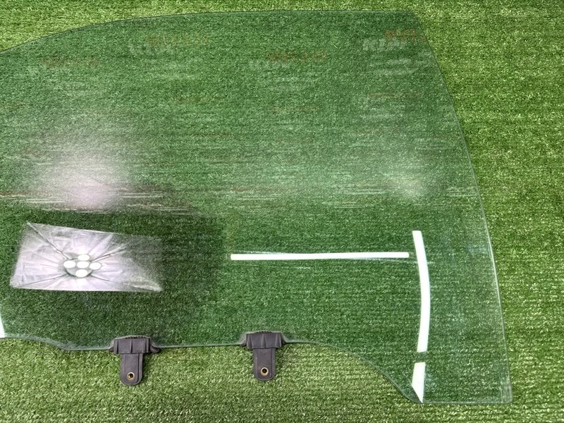 Стекло двери Hyundai Sonata 4 EF