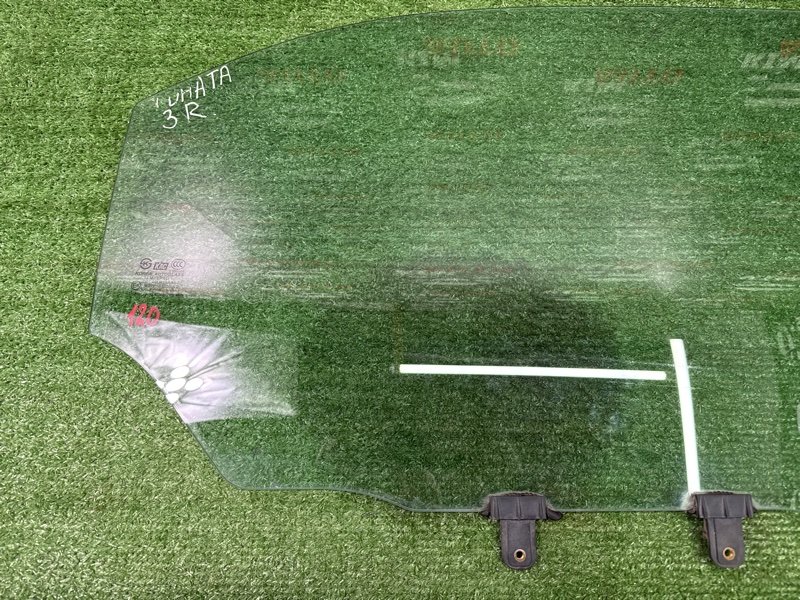 Стекло двери Hyundai Sonata 4 EF